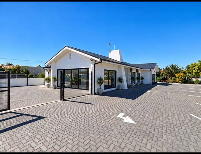 BUSINESS FOR SALE IN LAAIPLEK
